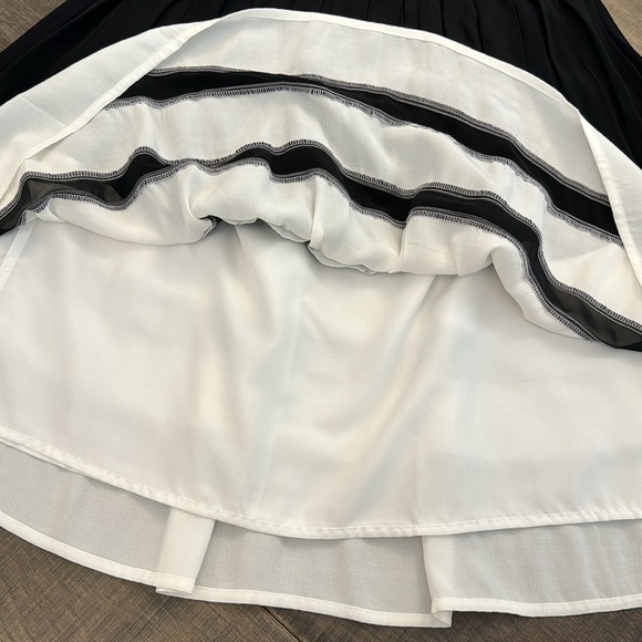 NWT NICOLE MILLER SKIRT SIZE 6 - Picture 7 of 16